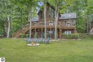 8883 Clam Lake Road