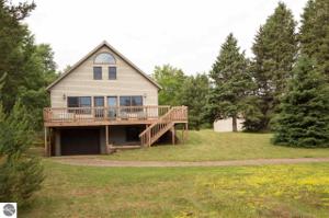 983 Gitchegumee Drive
