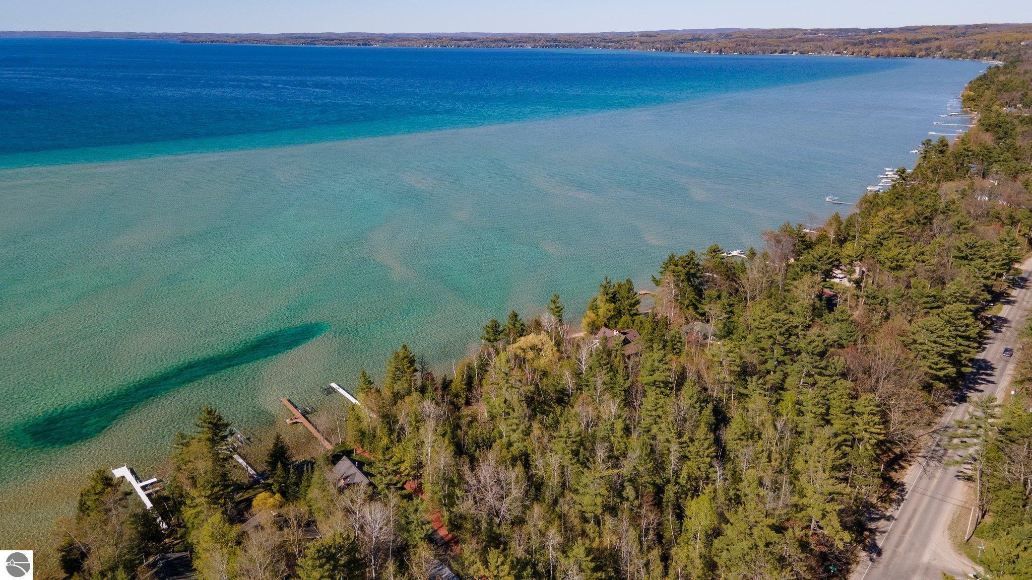 7224 NW Crystal Beach Road, Rapid City, MI lhrmls01229779