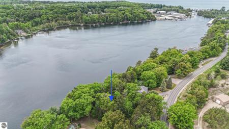 9023 Clam Lake Road