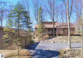 6240 Eagles Nest Court