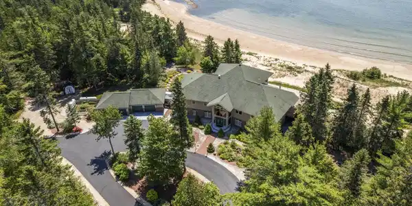 5343 Michibay Drive