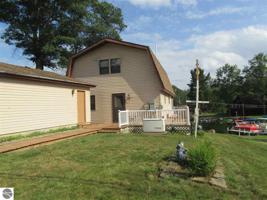 1586 N Ogemaw Trail