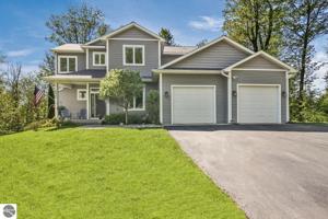 2425 Montmorency Lane