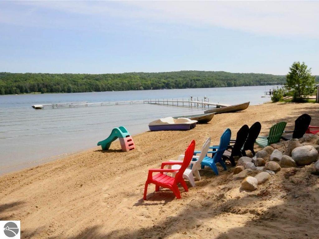 117 Eggleston Drive, Bellaire, MI lhrmls01637973