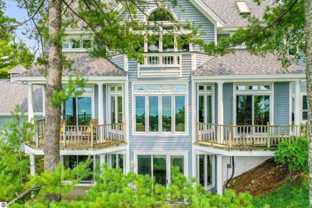 1088 Lochmoor Lane