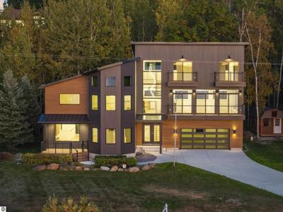 10191 Peninsula Drive