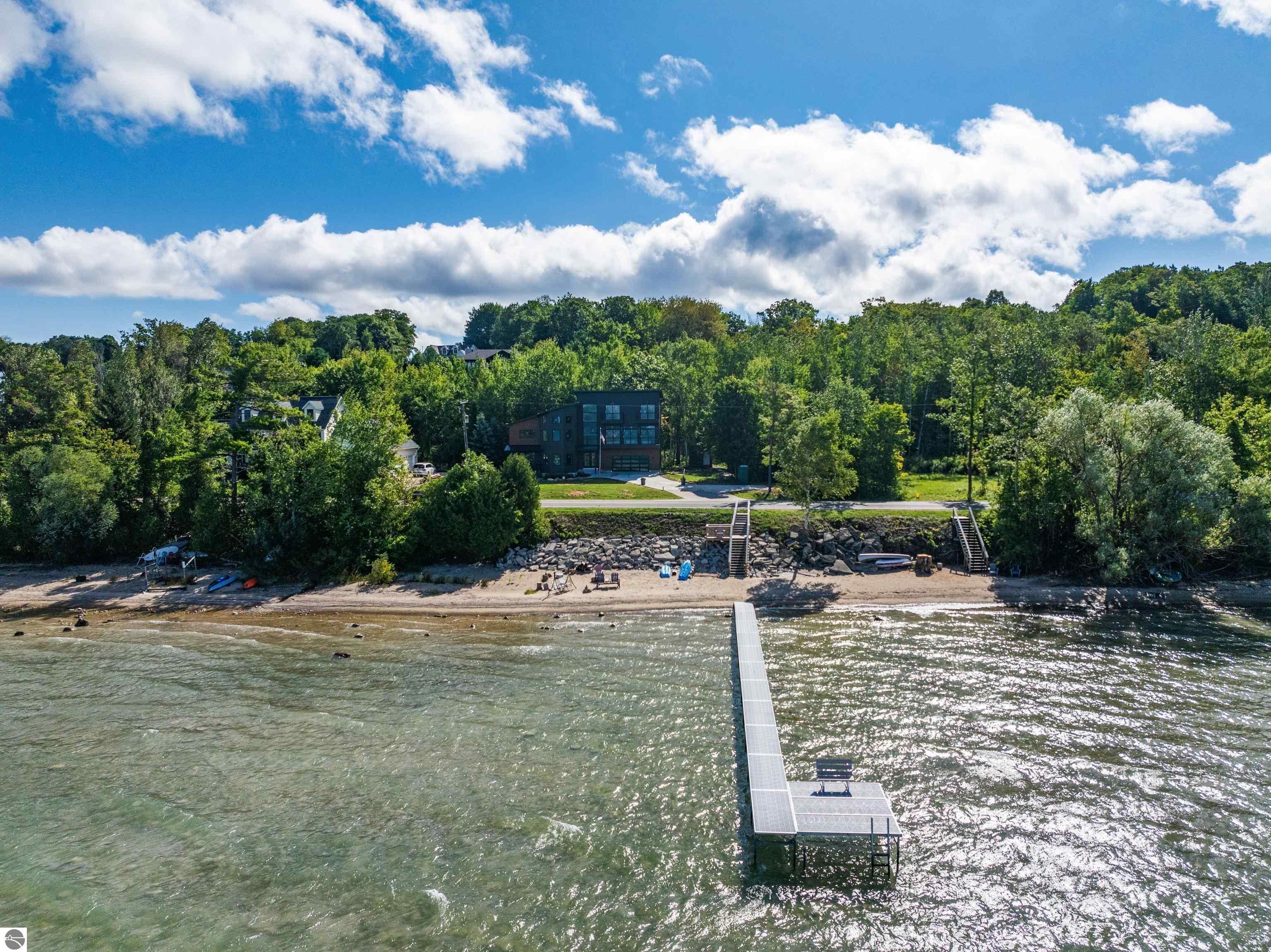 Image 2: 107' on Grand Traverse Bay