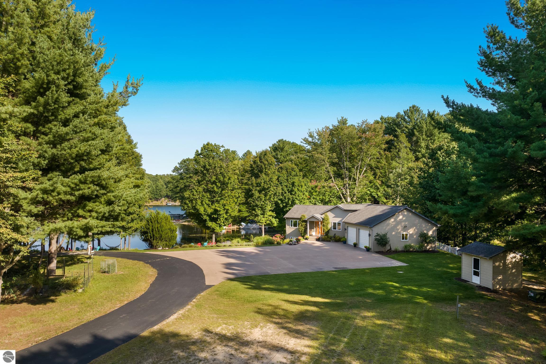 Image 2: Dead End Private Street