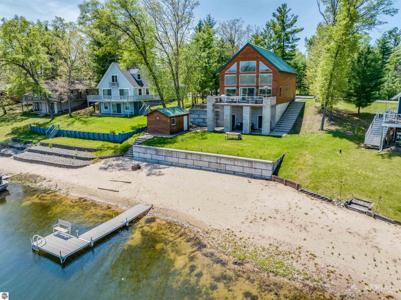 3319 S Ogemaw Trail