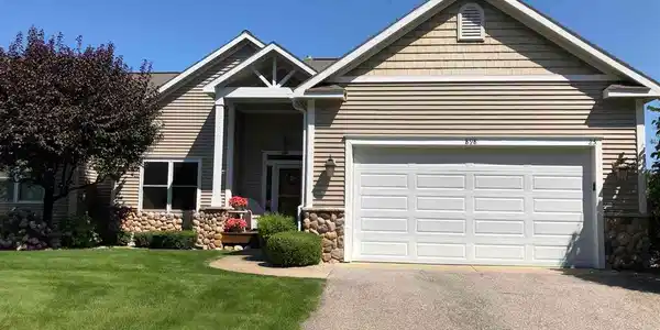 898 N Bay Cliff Drive
