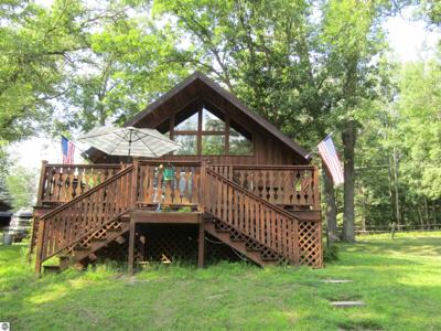2082 N Ogemaw Trail