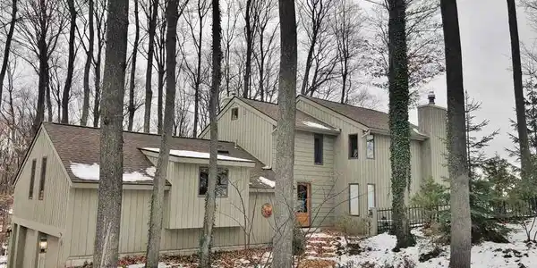 1453 S Bay View Trail