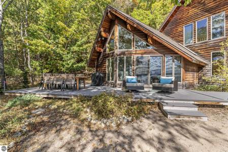 4618 Crystal Drive