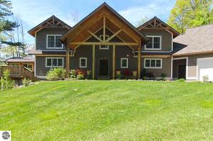 3277 Woods Drive