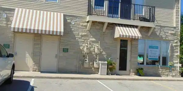 718 N Saint Joseph