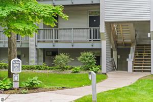 5703 Creeks Crossing