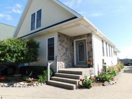 1005 W Lake Street