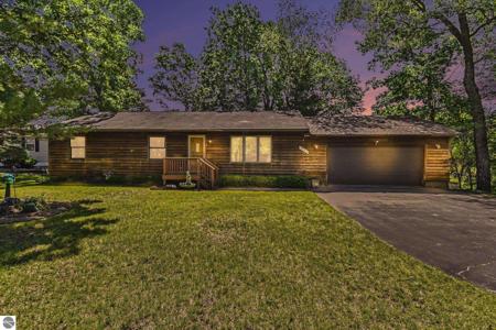 1660 Iroquois Trail
