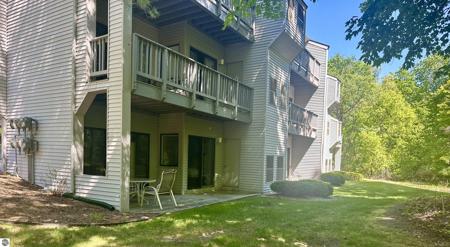 5712 N Creeks Crossing