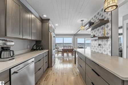 5648 MacKenzie Drive