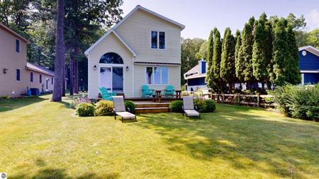 9612 Fowler Lane