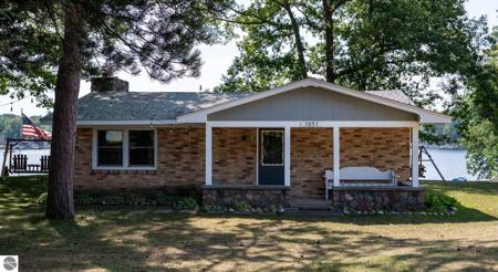 1051 N Crooked Lake Drive