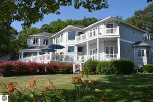 1214 N Huron
