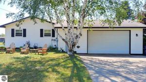 340 Gitchegumee Drive