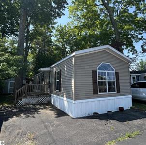 604 Shadywood Street