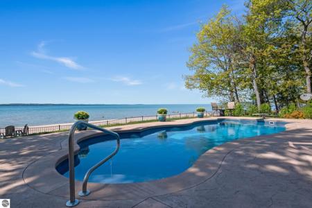 935 Beautiful Shores