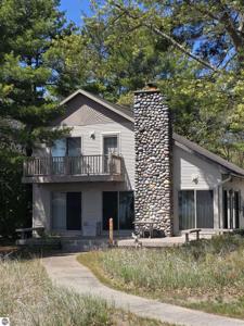 3694 N US-23