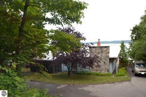 747 Shorewood