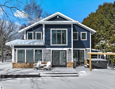 609 Lake Shore Drive