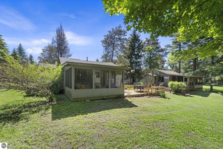 711 N Intermediate Lake Road