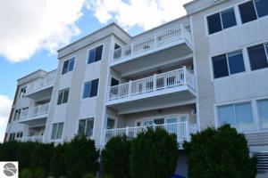 5225 N US-31 N