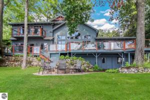 8963 Clam Lake Road