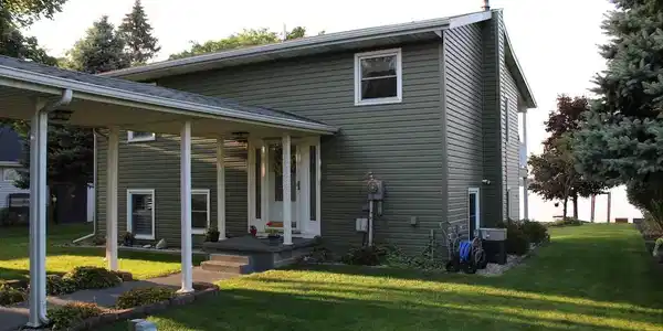 1002 Peninsula Drive