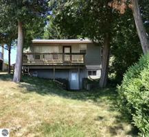 1806 N Huron Road