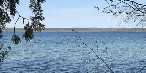 8222 Lakeside Trail