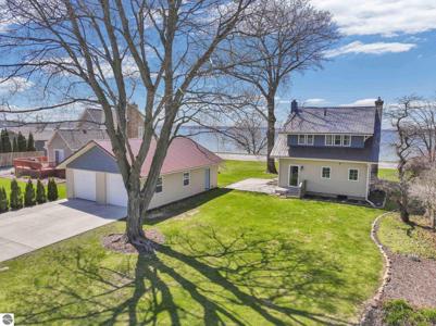 407 S Lakeshore Drive