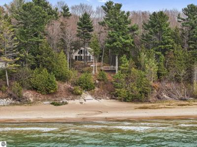 4215 Michigan Trail