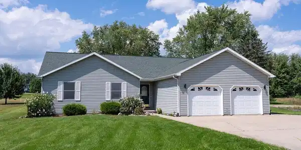 1006 N Clubhouse Drive