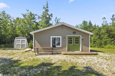 22542 N US-23