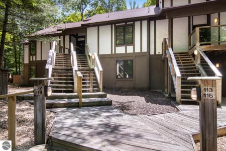 6497 Deer Path