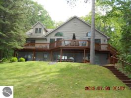 10334 N Twin Lake Road, NE