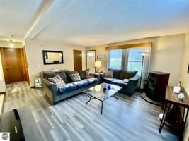 11262 Lakeshore Drive