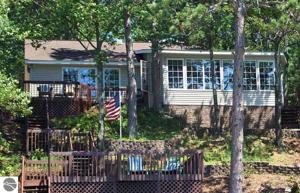 5588 Lakeview