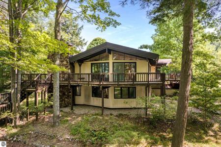 326 S Intermediate Lake Road