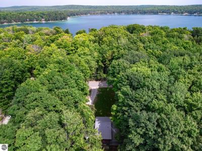 9149 N Twin Lake Road